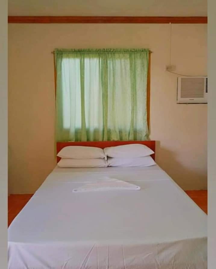 Gold Star Inn Siquijor Rum bild